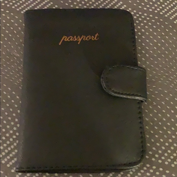 My Tagalongs Passport case - Picture 1 of 2